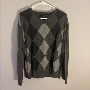 Tommy Hilfiger Men's Charcoal and Light Gray Argyle Sweater